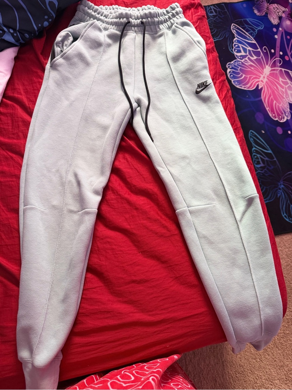 Nike Men’s Light Gray Fleece Joggers with Black Drawstring